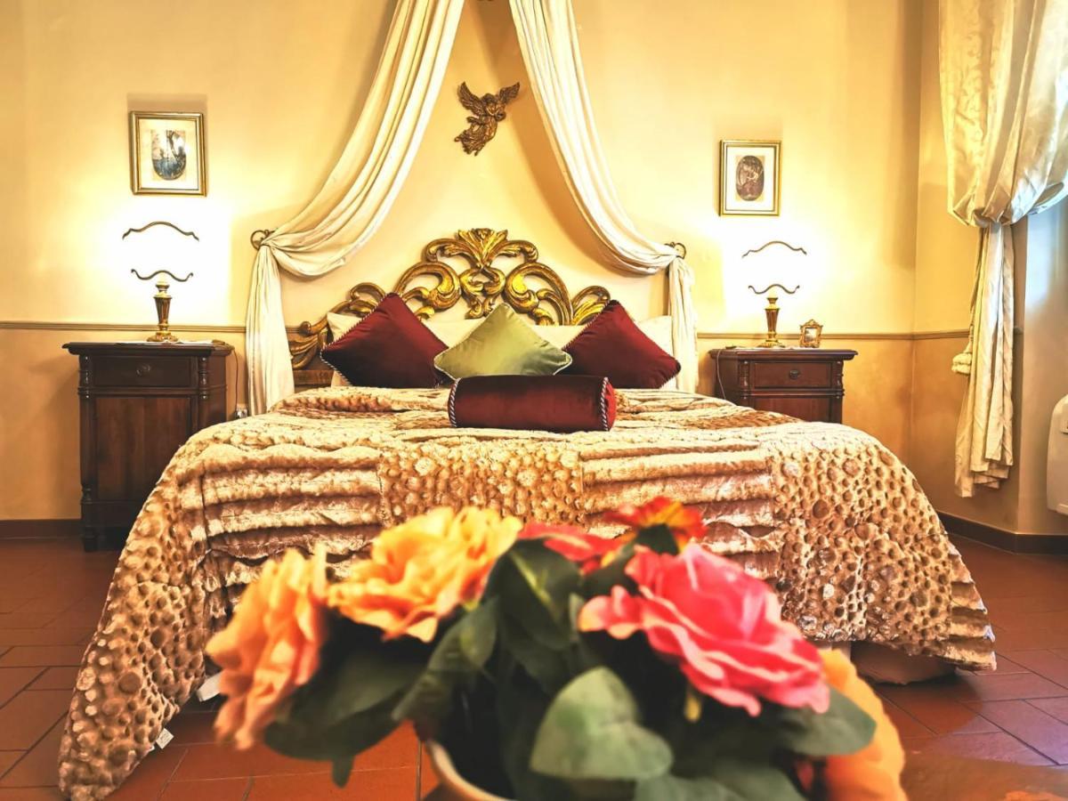 Classic Style In Center Appartamento *