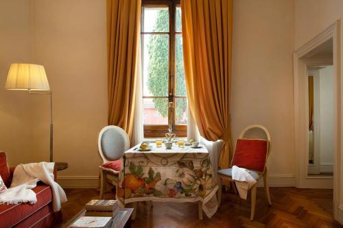 Aparthotel Serristori Palace