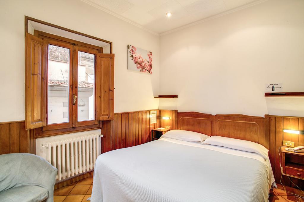 Lorena Hotel 2*