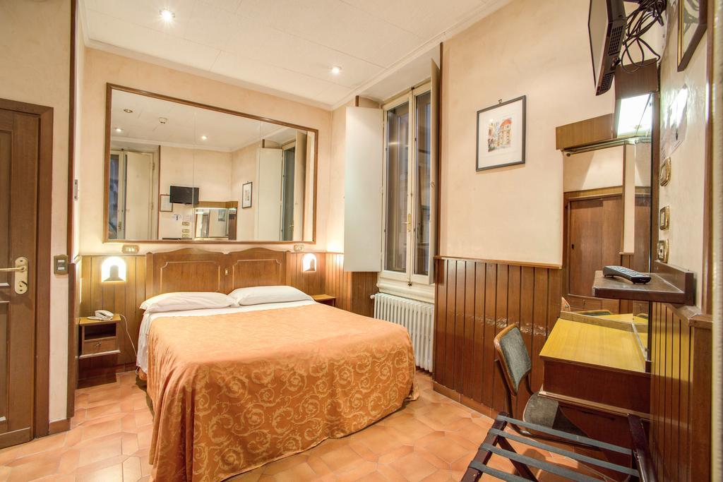 Lorena Hotel