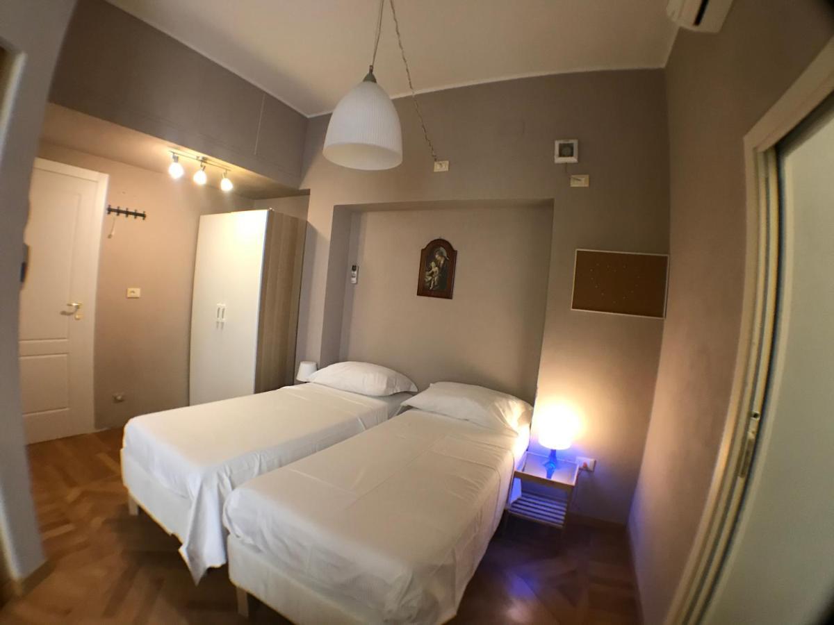 Ponte Vecchio 4 Bedrooms Apartamento