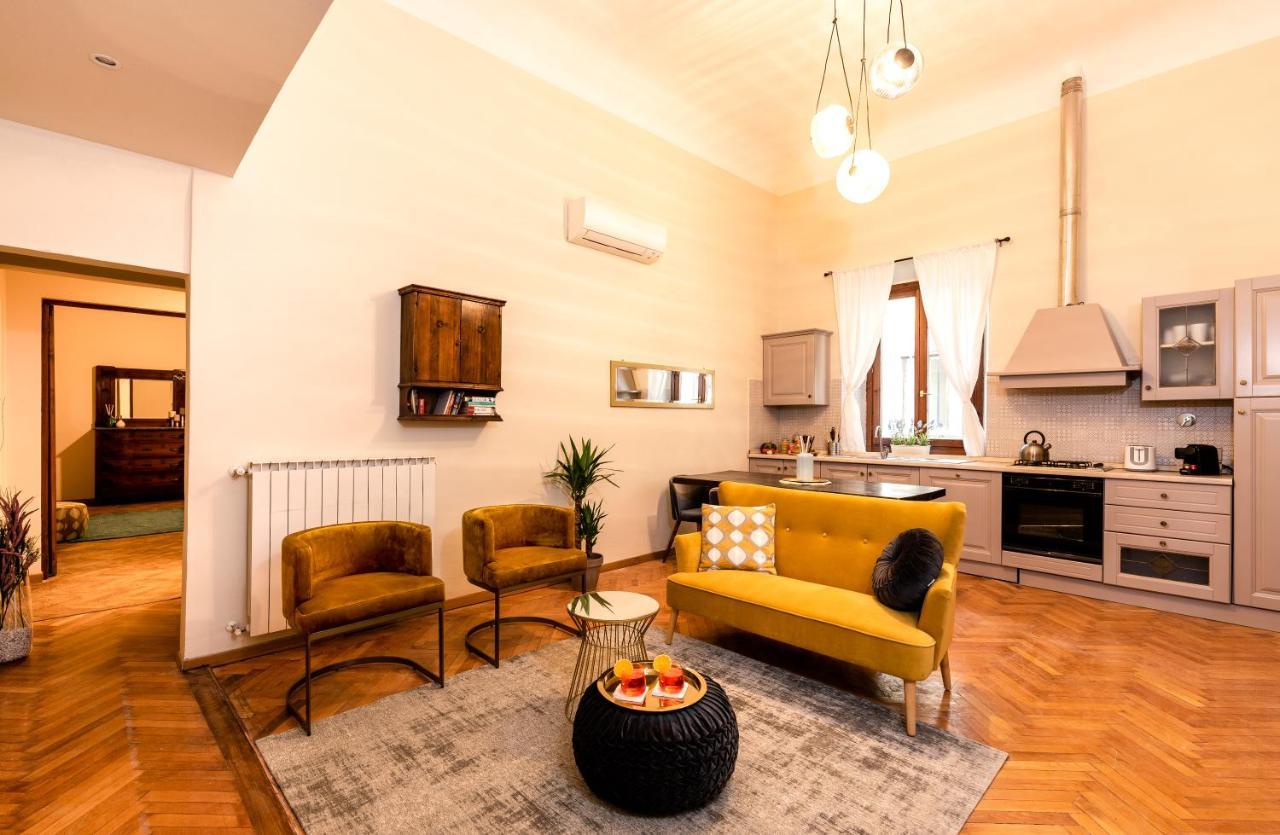 Florentine Palazzo,4 Bedrooms,historic Center Appartement