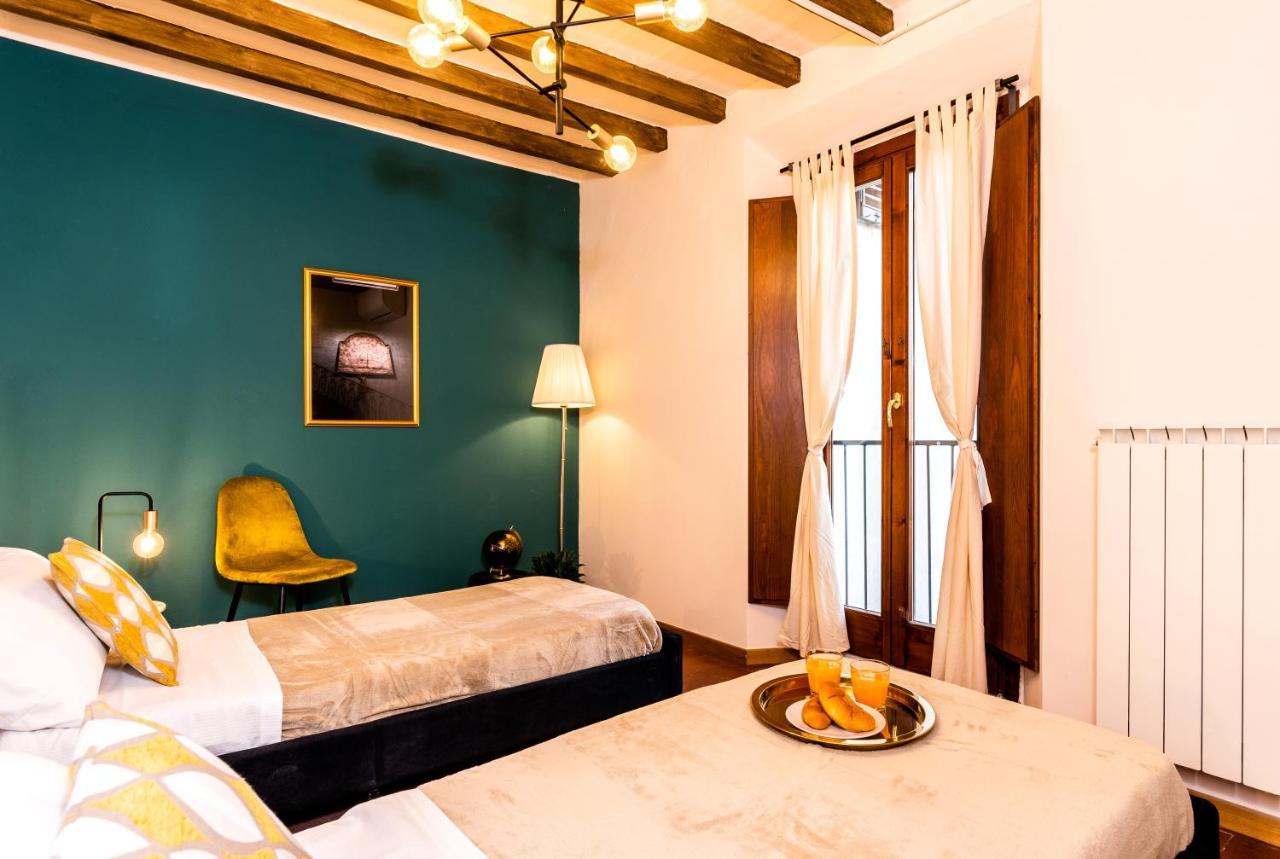 Elegant And Historic 3-bedroom In Center -by Likehomeflorence * Florence