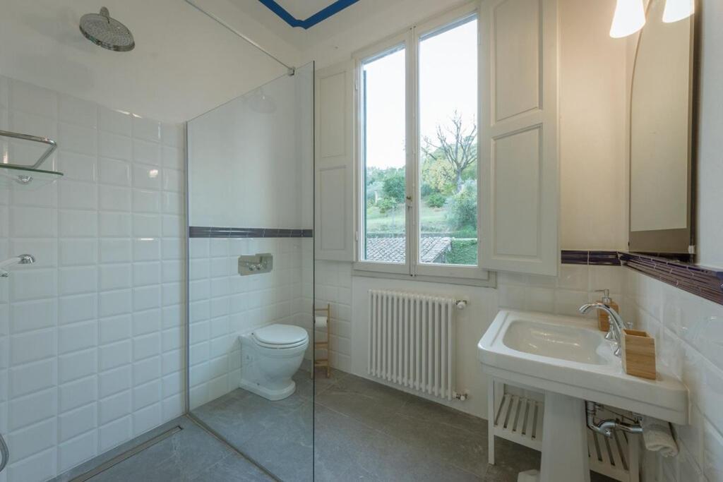 4bdrm Elegant Apartm In Private Estate, Shared Swimmingpool, Maze Garden *