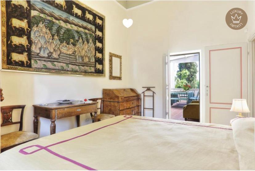 4bdrm Elegant Apartm In Private Estate, Shared Swimmingpool, Maze Garden Florence