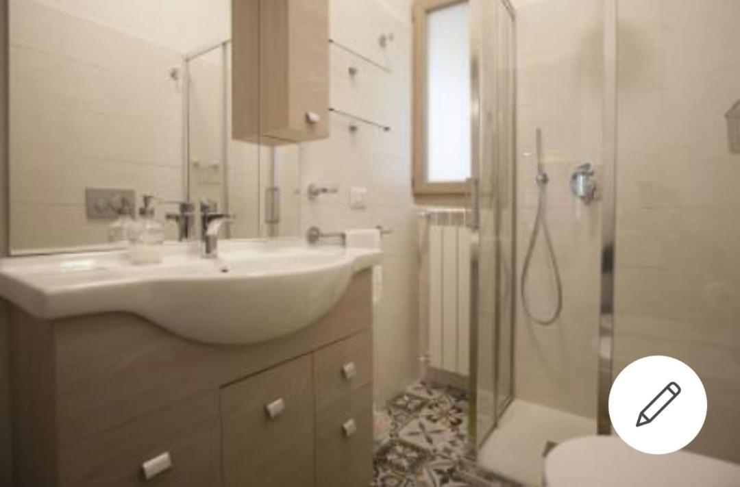 Lg House With Balcony Near Ponte Vecchio Apartment Florence