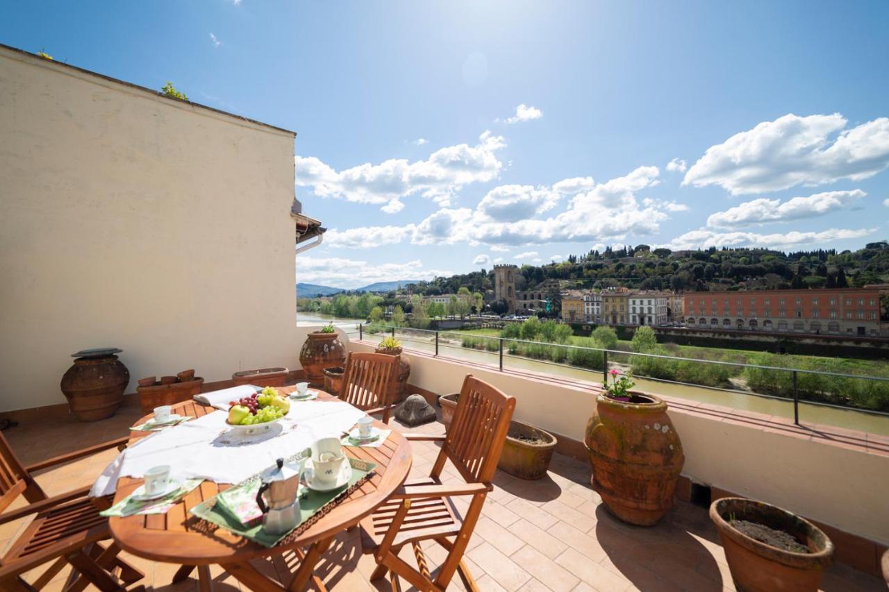 Apartment Lungarno Attic With Private Terrace And Lift Florenz