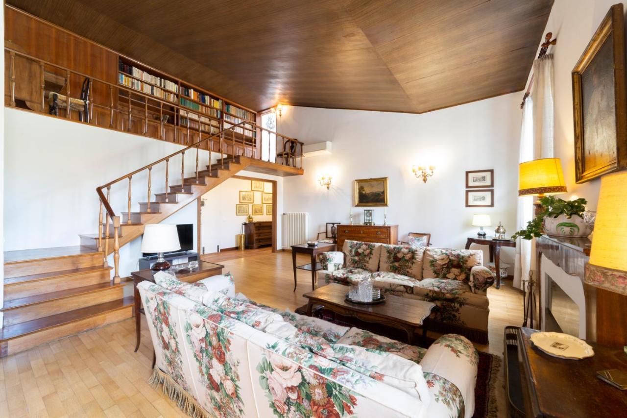 Lungarno Attic With Private Terrace And Lift Apartment