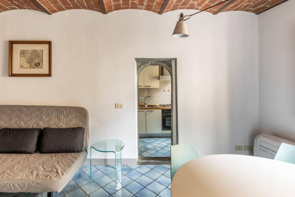 Presto Apartment Santo Spirito Oltrarno Florence * Florença