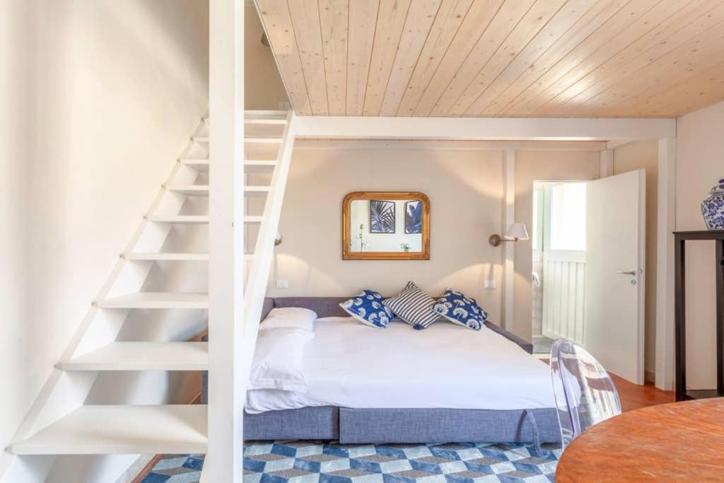 Apartamento Santa Croce. Quiet, Large And Luminous Loft *
