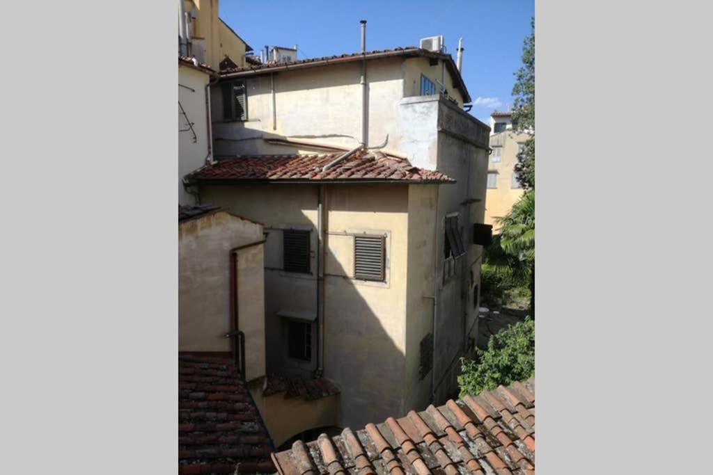 Santa Croce. Quiet, Large And Luminous Loft Apartamento Florença