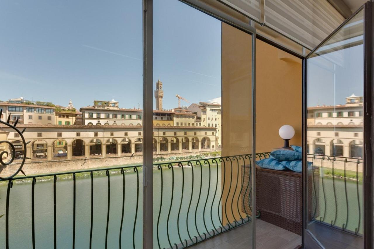 Apartments Florence - Ponte Vecchio Balcony