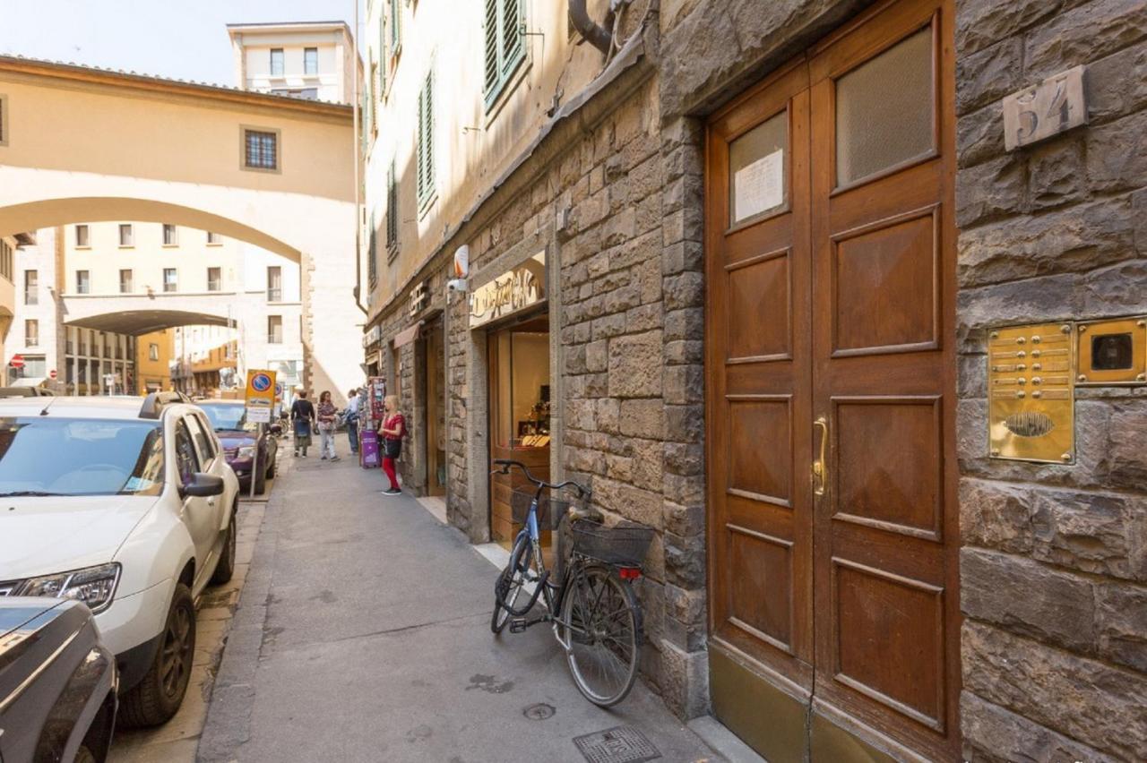 Apartments Florence - Ponte Vecchio Balcony *