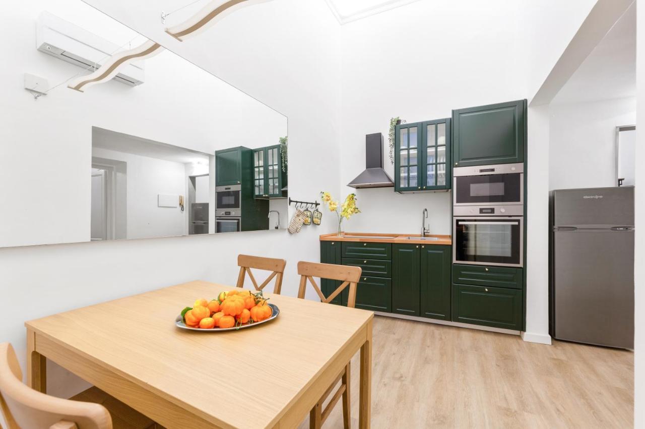 I Renai - Ponte Delle Grazie Modern Apartamento *