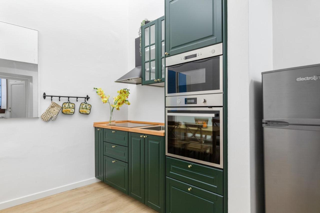 I Renai - Ponte Delle Grazie Modern Apartamento