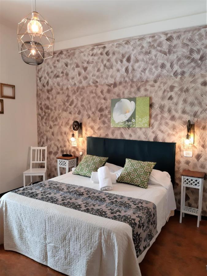 Victoria Hotel 3*