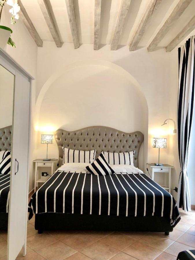 Santa Croce Garden Apartment *