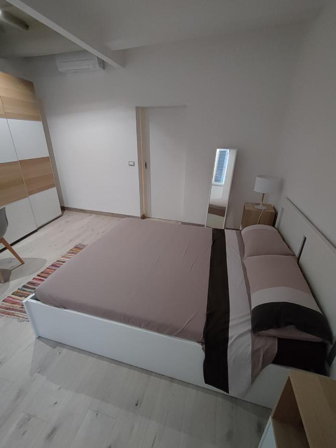 Cozy Near Ponte Vecchio Apartment