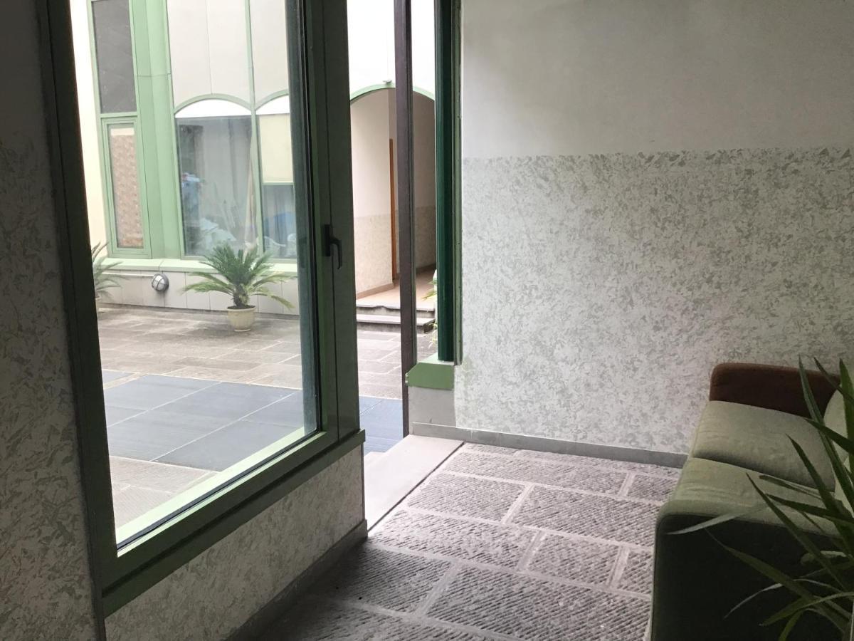 Random At Our Choice Located In Palazzo Rosselli 55 Appartement *