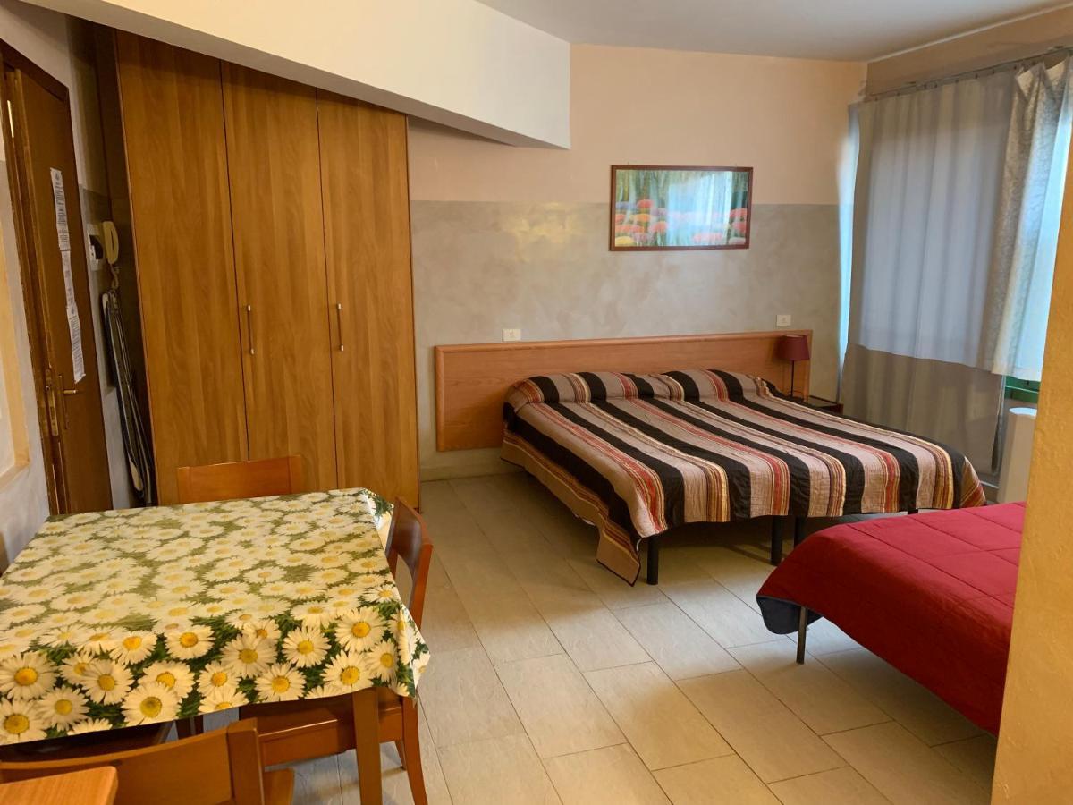 Random At Our Choice Located In Palazzo Rosselli 55 Appartement Florence