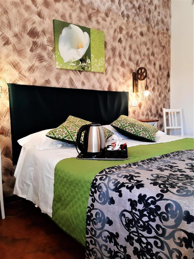 Victoria Hotel 3*
