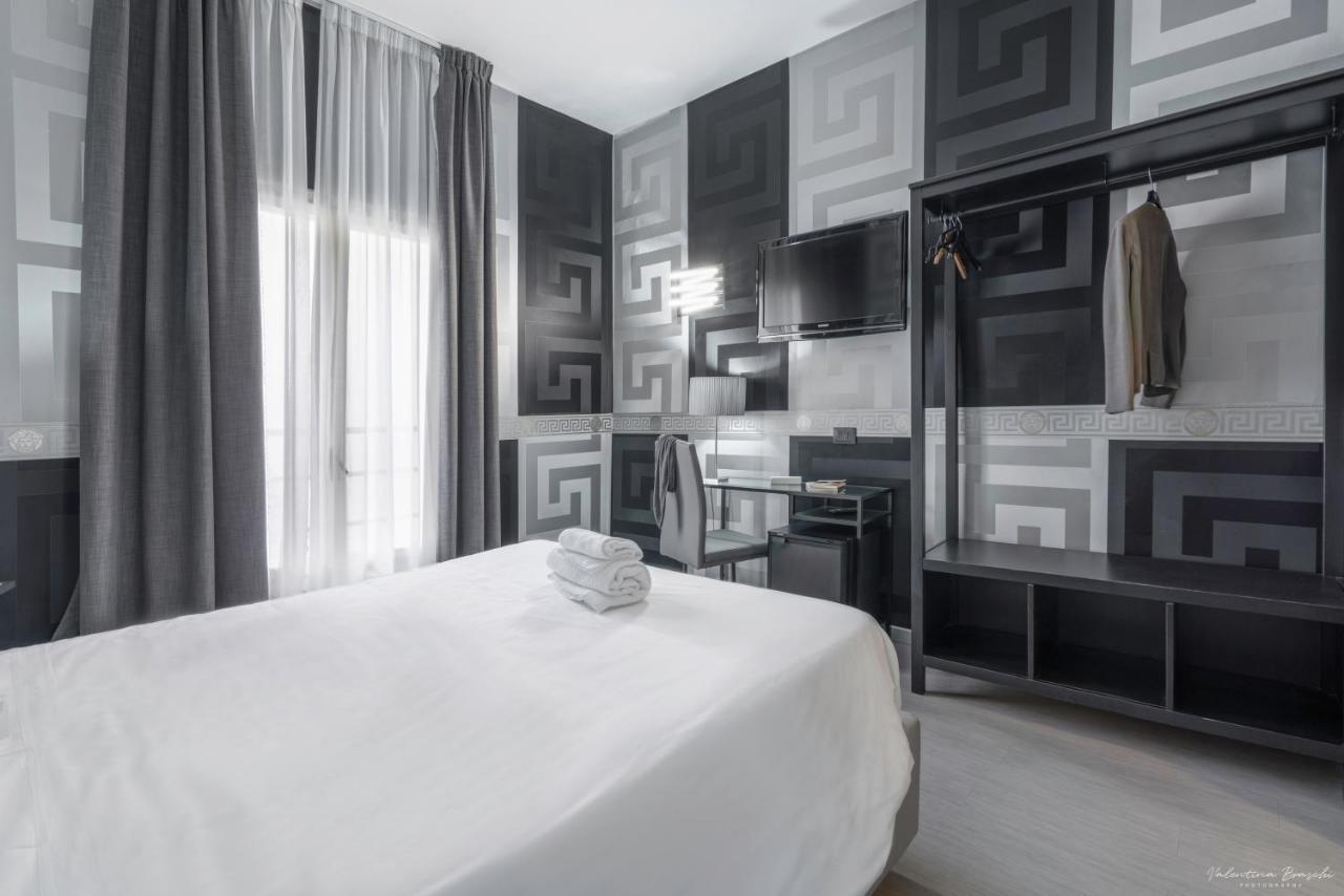 Deco Hotel
