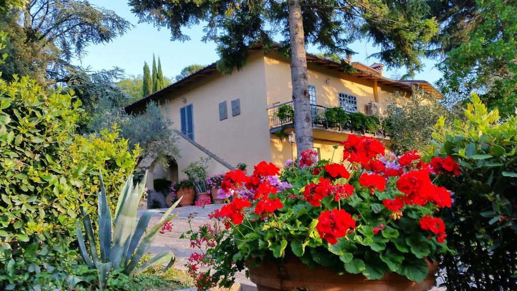 Acomodação com café da manhã  Ulivi Di Castello 3*