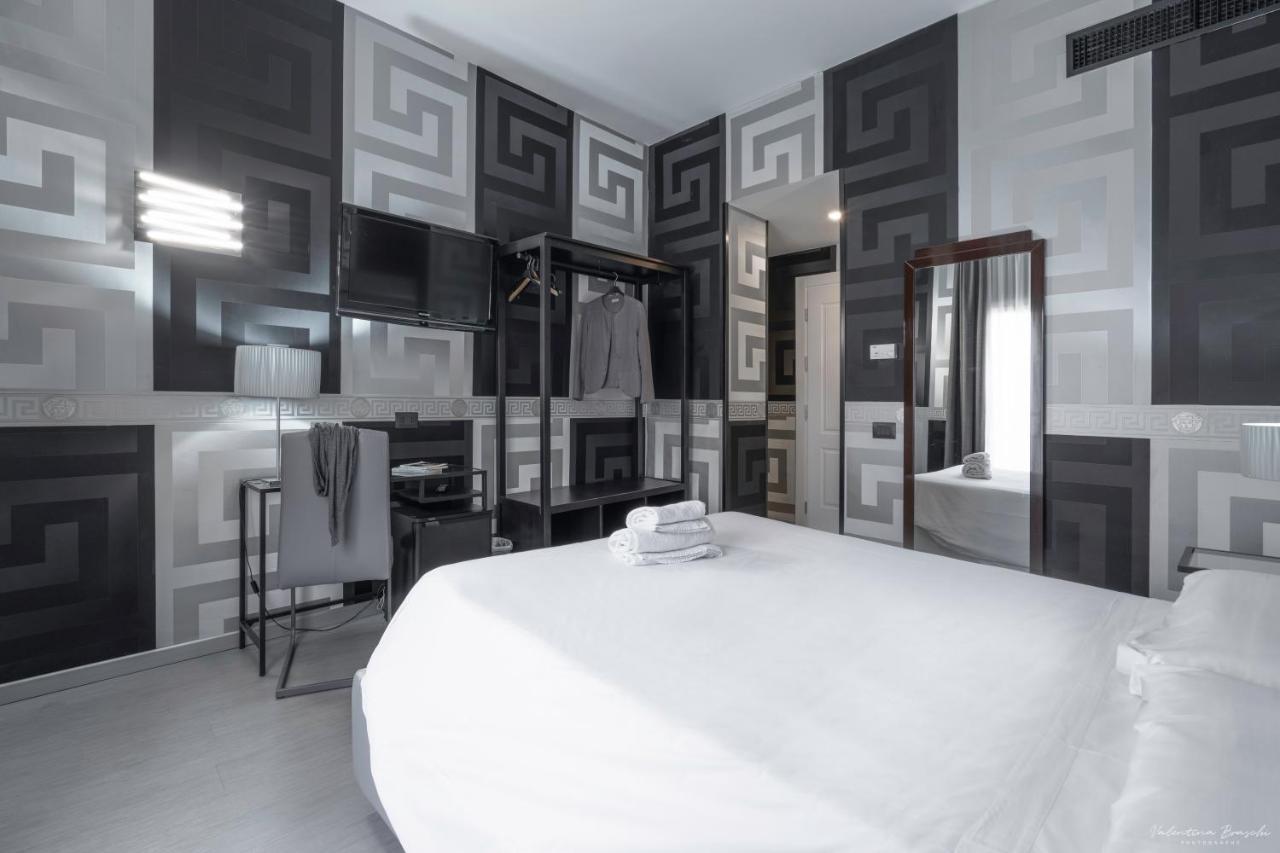 Deco Hotel 2*