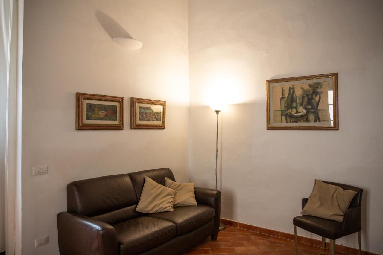Lovely One Bedroom Nearby Ponte Vecchio Florence