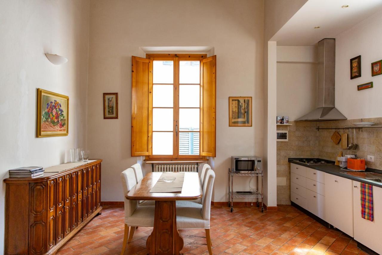 Lovely One Bedroom Nearby Ponte Vecchio Appartement *