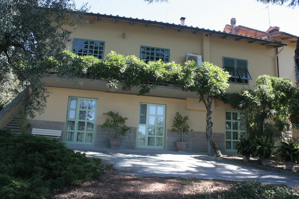 Acomodação com café da manhã  Ulivi Di Castello 3*