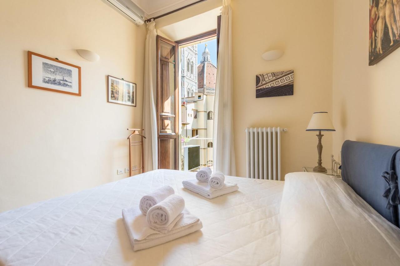 Charming 2bed Overlooking Duomo - Hosted By Sweetstay Apartment