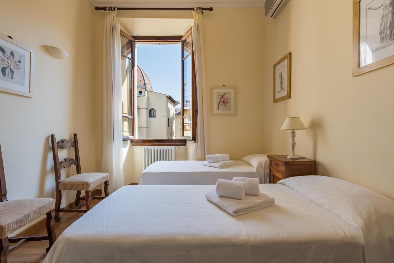 Charming 2bed Overlooking Duomo - Hosted By Sweetstay * Florence