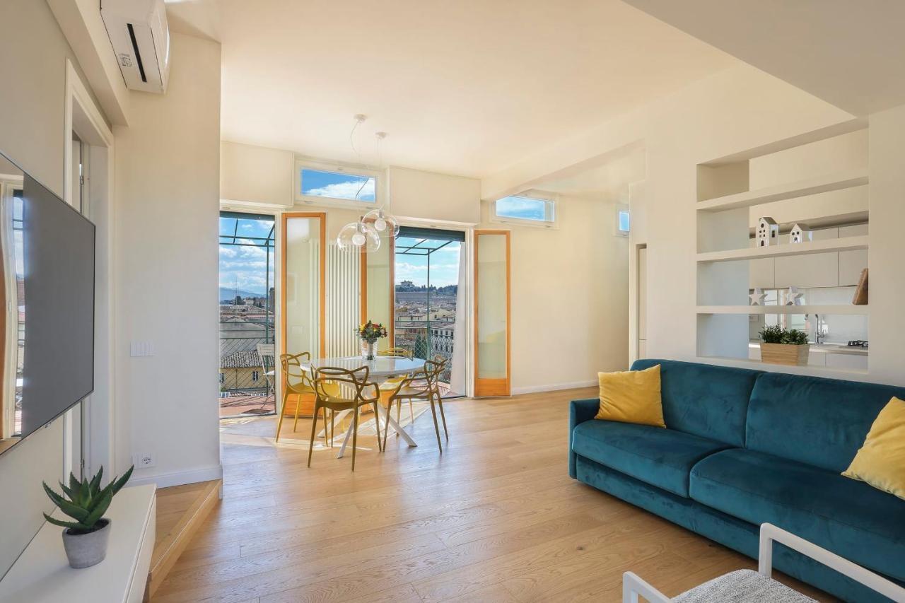 Apartment Penthouse With Big Terrace In Oltrarno Florence