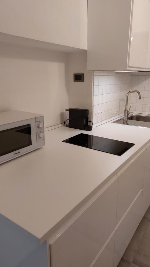 Renai Flat * Florence