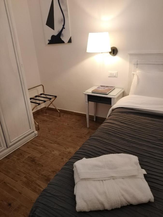 Acomodação com café da manhã  In San Frediano *