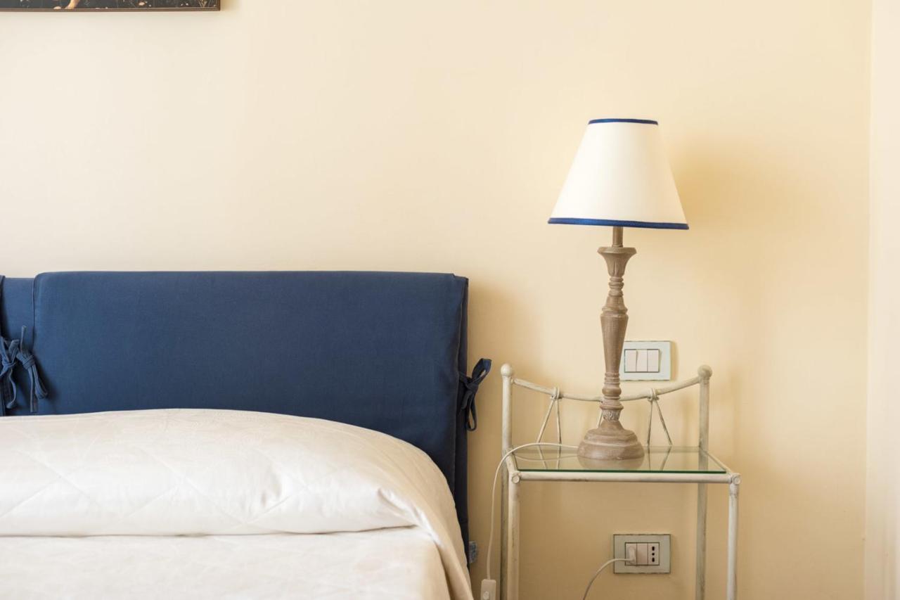 Charming 2bed Overlooking Duomo - Hosted By Sweetstay Apartment