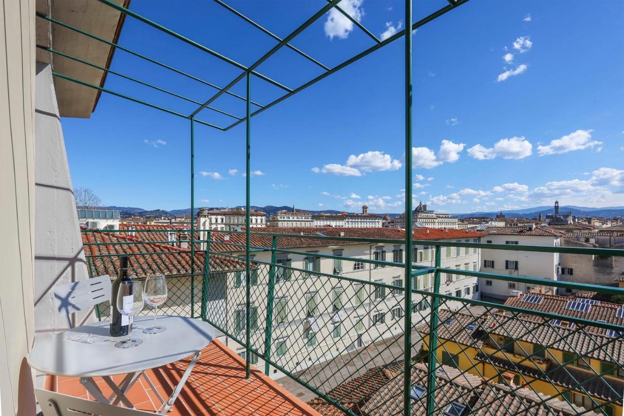 Penthouse With Big Terrace In Oltrarno Apartment