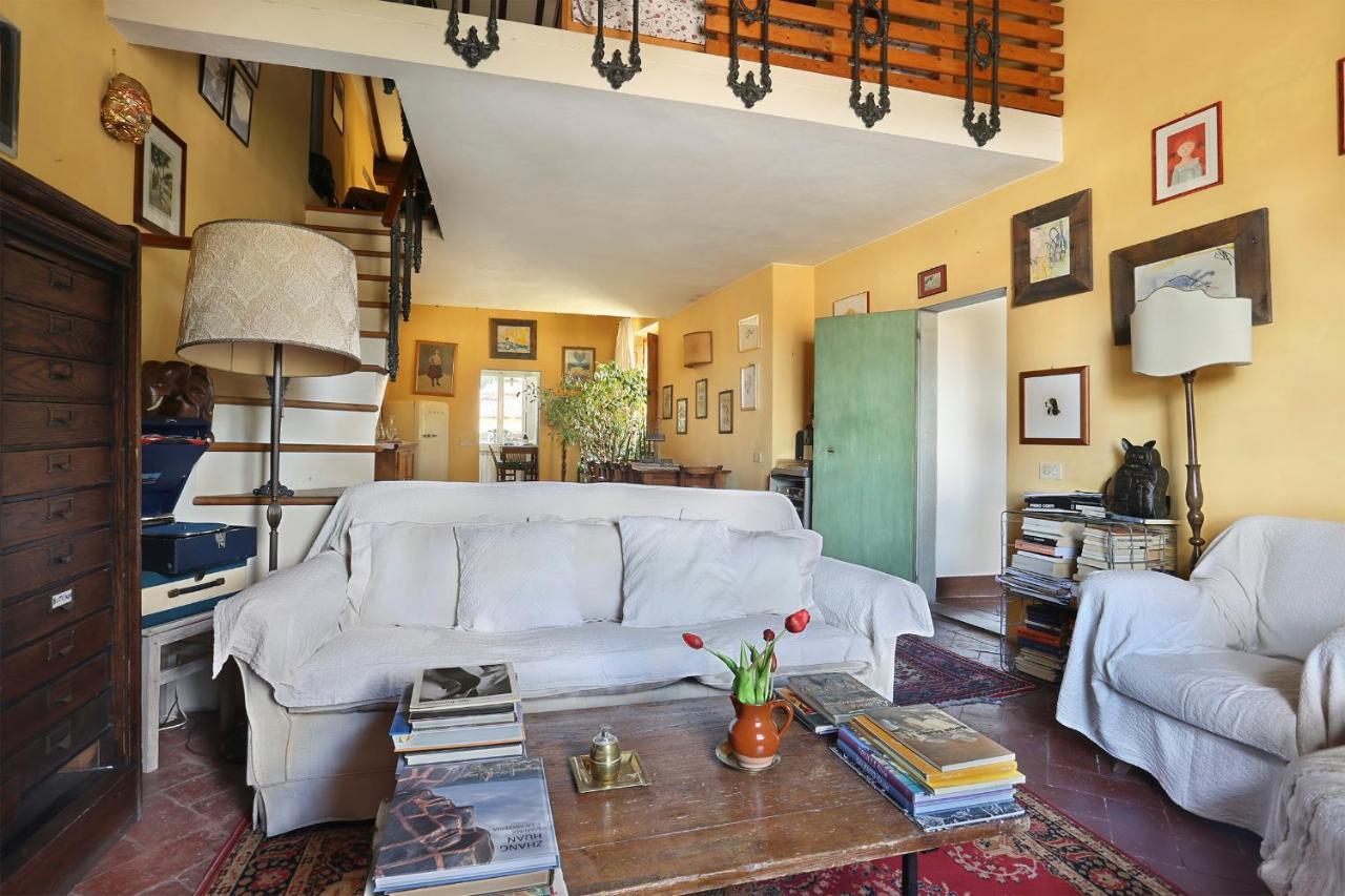 A Postcard View In A Vintage Appartamento Firenze