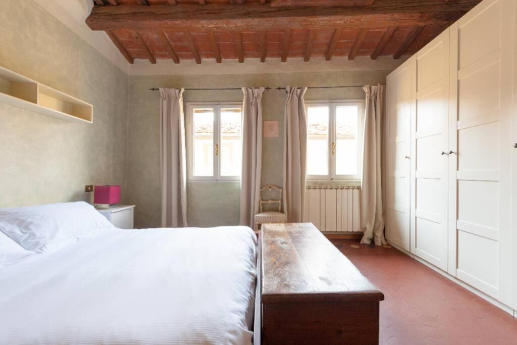 Medieval Tower House Near Ponte Vecchio - Apartment *