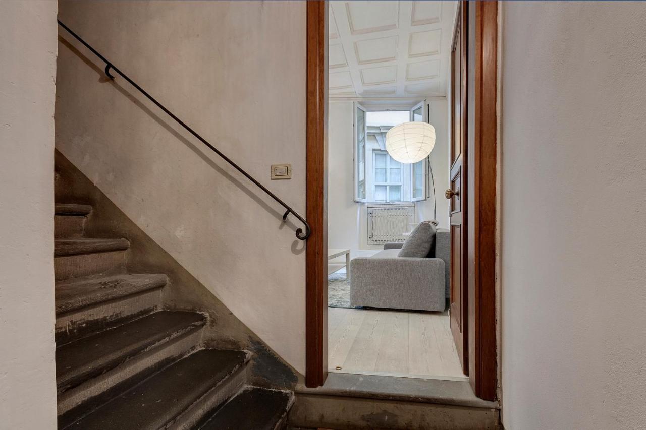 Parione 12 *