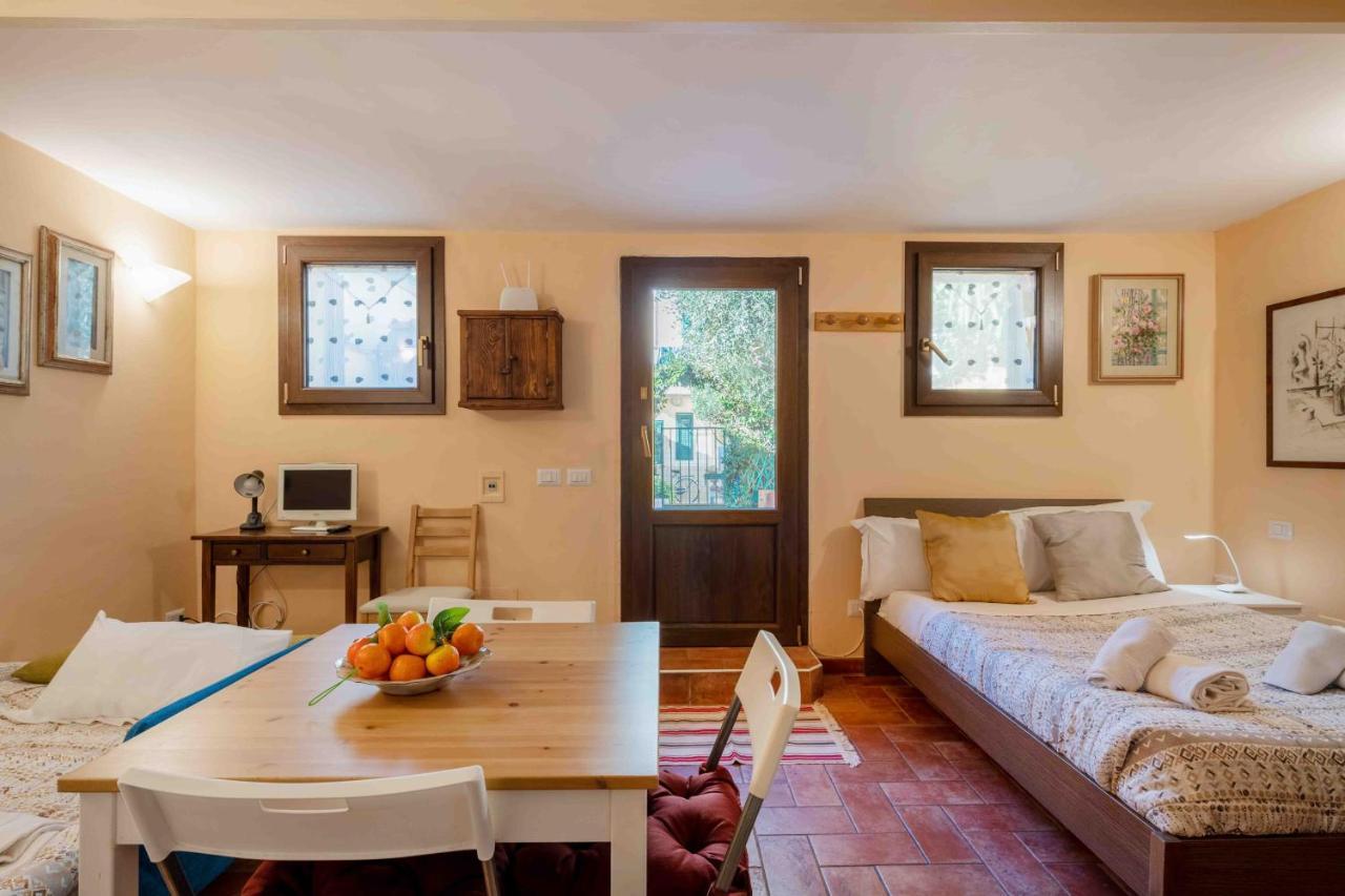 San Frediano Cozy Studio With Private Patio Florence