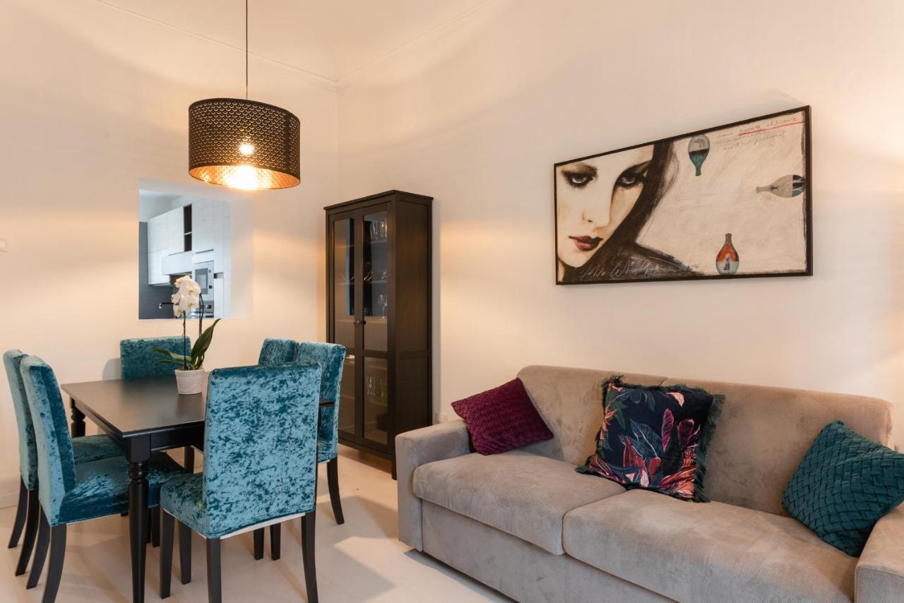 Gallery Art In San Frediano Apartment