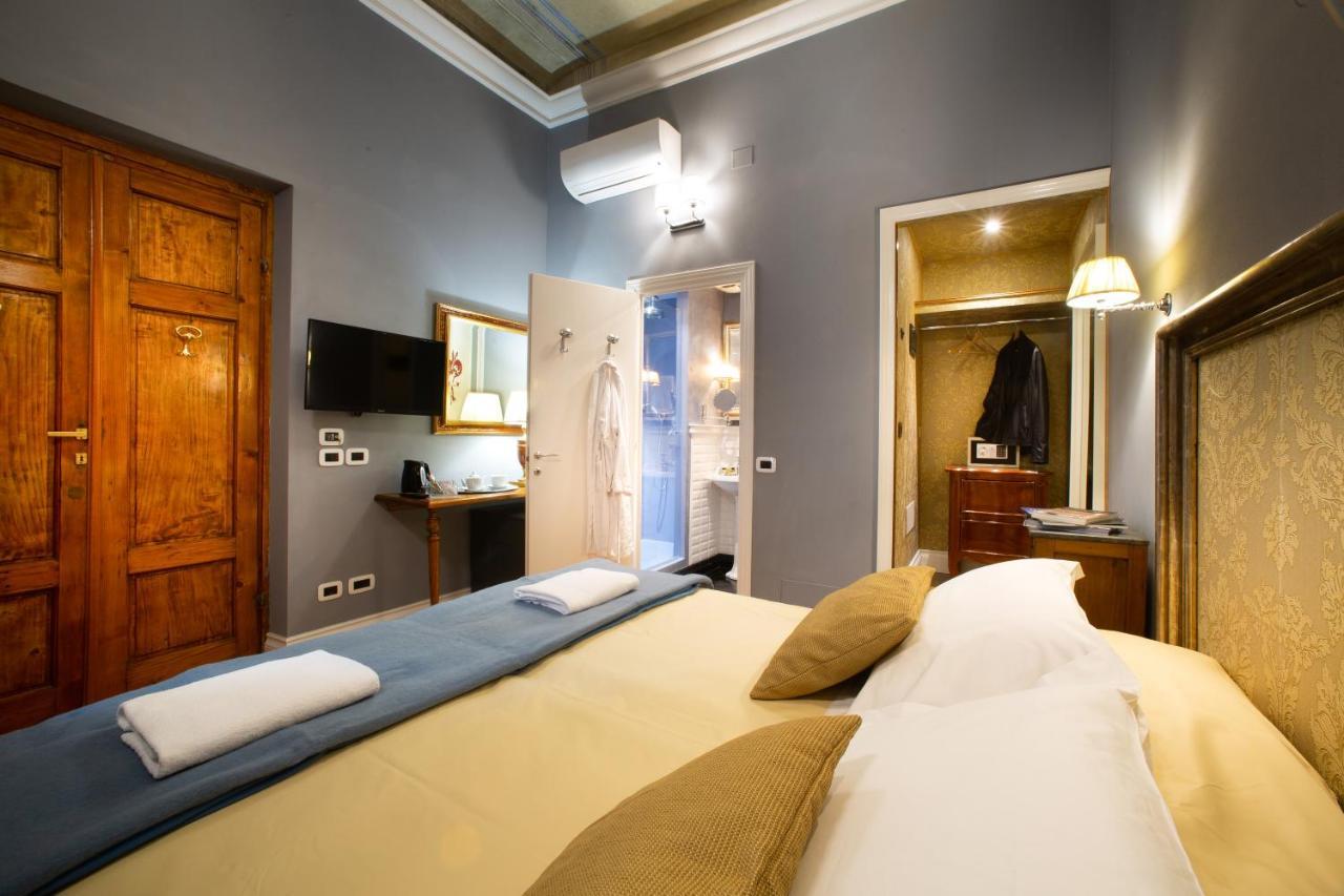 Boutique Torre De' Conti Bed & Breakfast Florence
