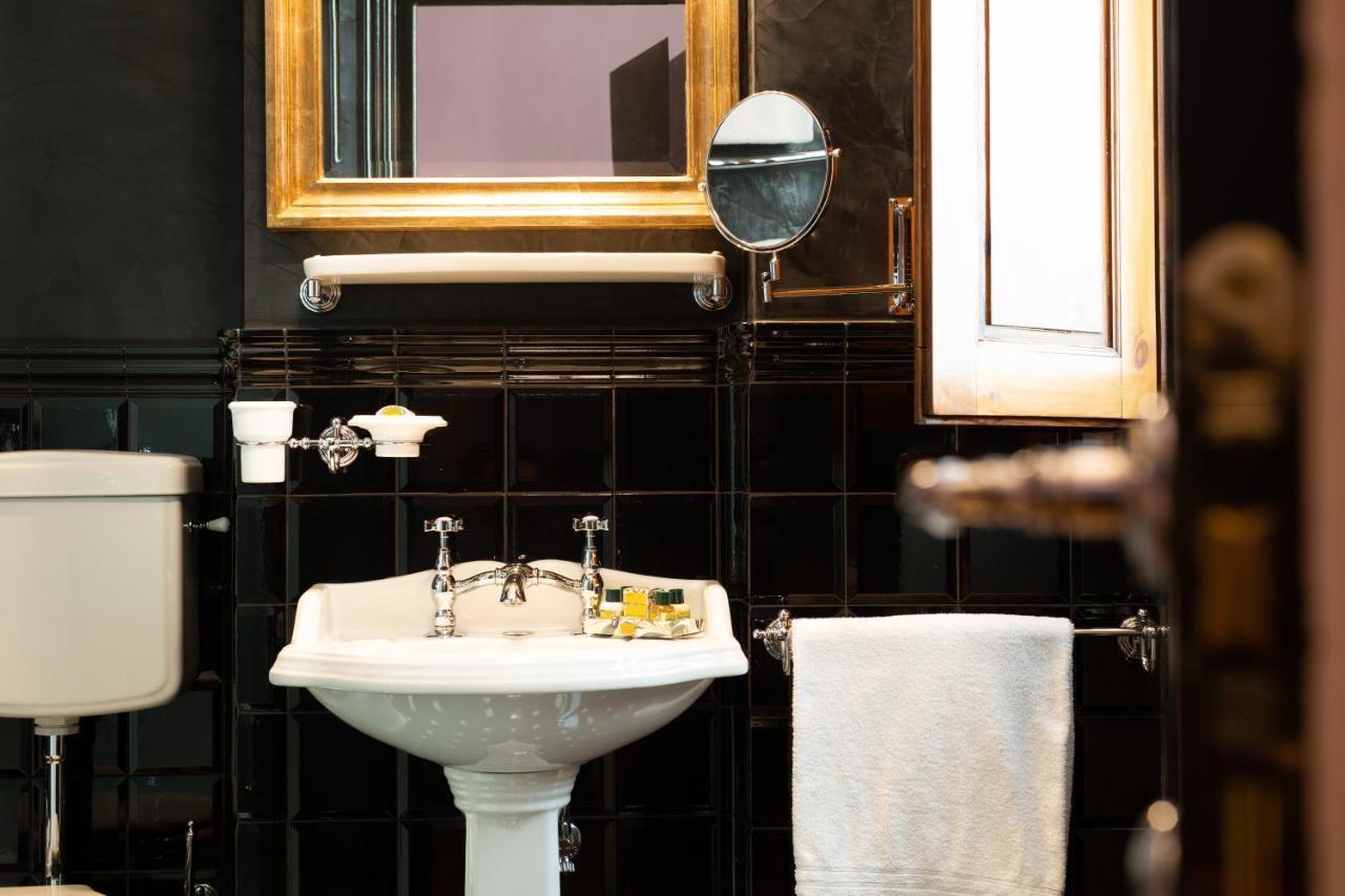Bed & Breakfast Boutique Torre De' Conti 2*