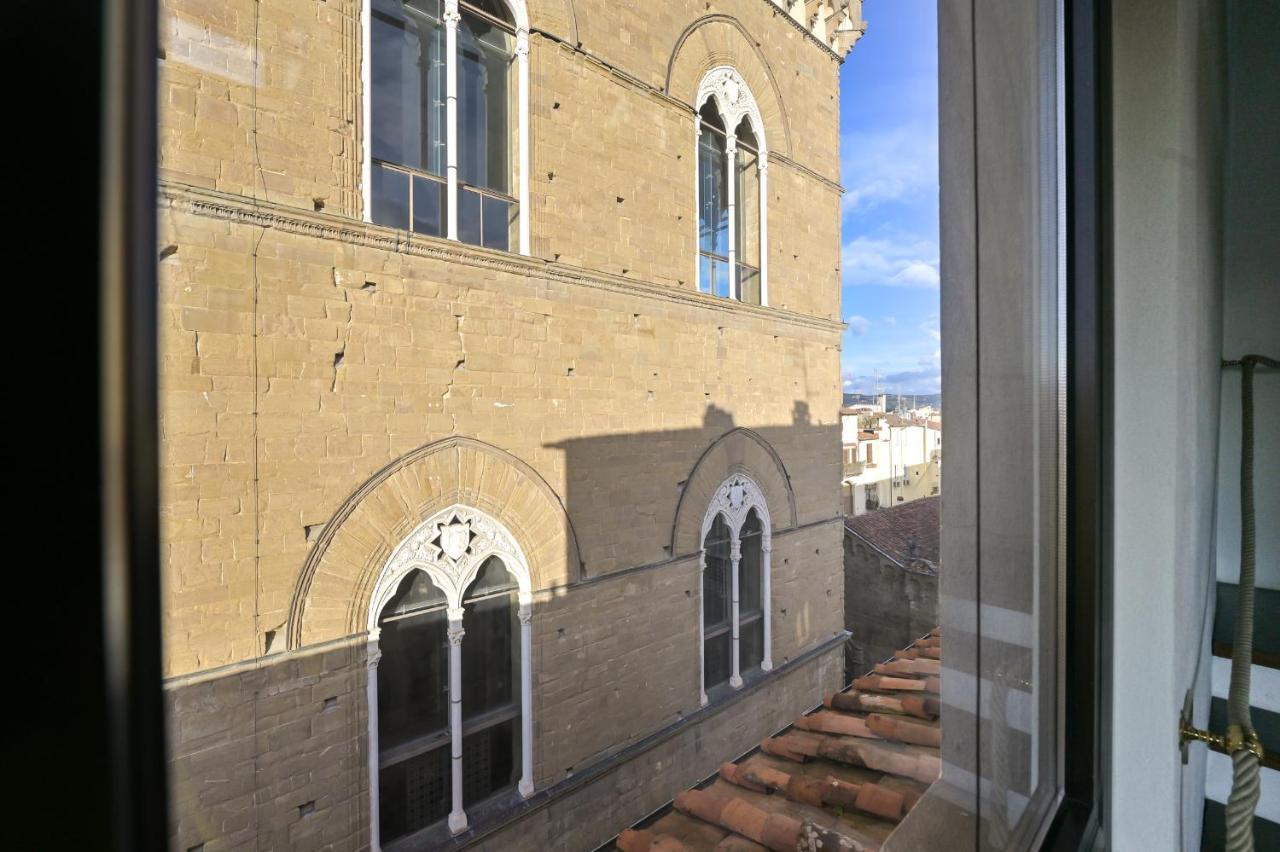 Charming Apartments: Historic Attic In Center Apartamento Florença