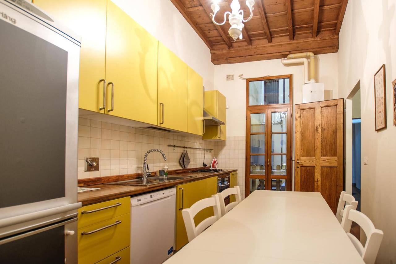 Roomy And Elegant By Piazza Pitti Apartment *