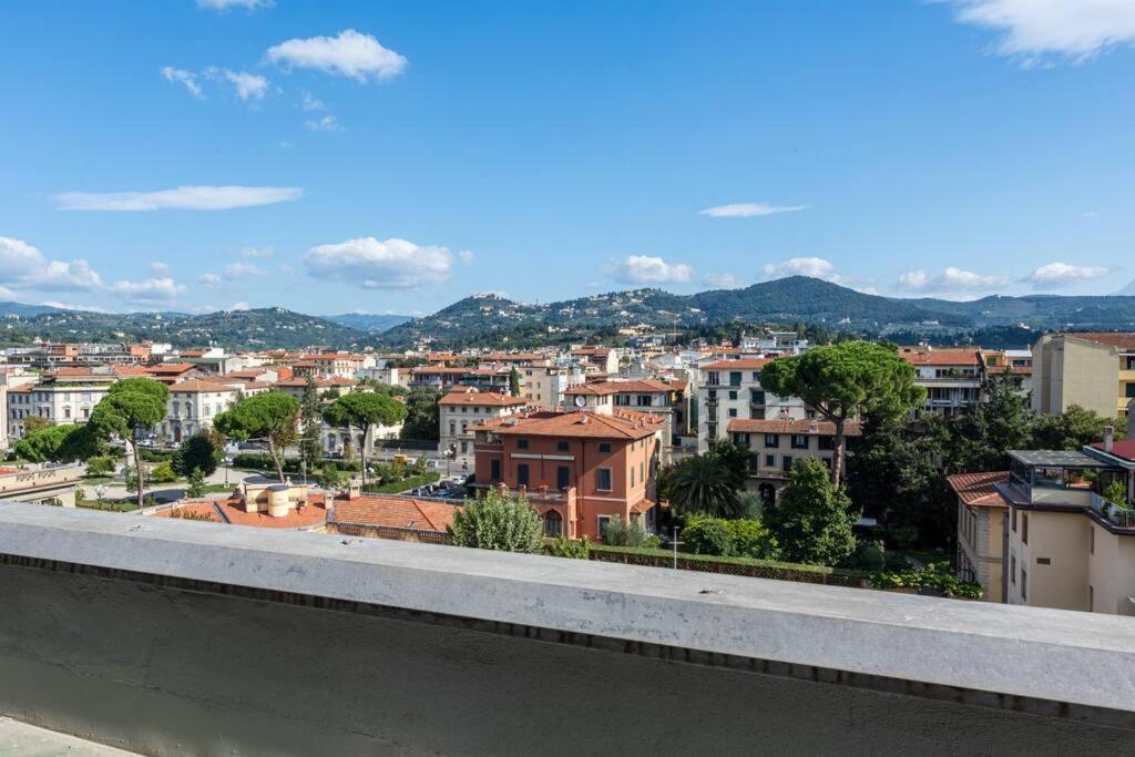 Exclusive Penthouse , Skyline View , With Parking Apartment