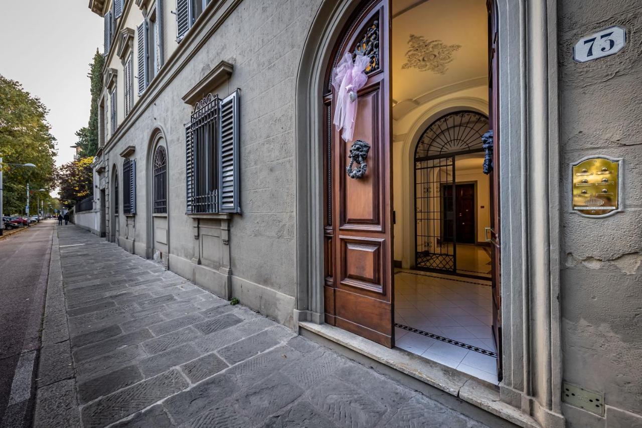 Yid Five Luxury Suites Apt With Secret Garden Appartement