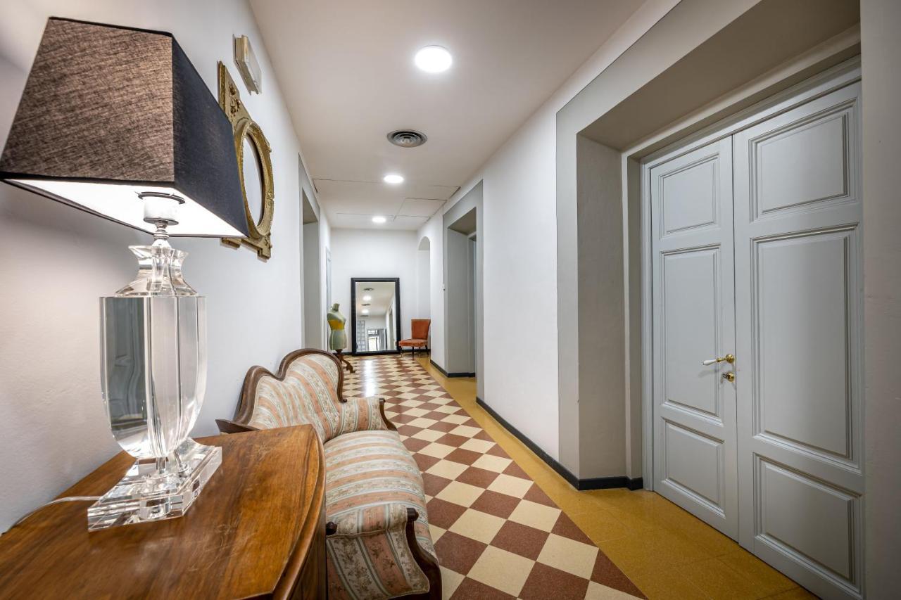 Appartement Yid Five Luxury Suites Apt With Secret Garden